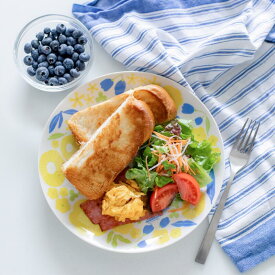 "テーブルのうえに花束を" 盛り付けるだけで食卓がぱっと華やかになるdailyオリジナルプレート（24センチ/食洗機・レンジ対応）（ムクリ/daily mukuri/器/花柄食器/ワンプレート/美濃焼）