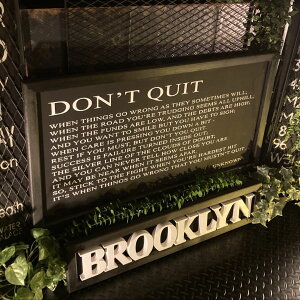 �DON'T QUIT(���߂Ȃ���)��L�����o�X�� ��^�A�[�g�p�l��(�z����) �u���b�N�����X�^�C�� �j�O�C���e���A �A�����J���r���e�[�W �J�t�F�C���e���A �C���_�X�g���A���C���e���A �A�[�g�p�l�� 