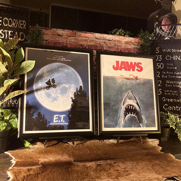 楽天市場】2枚組!! ｢JAWS＆E.T.｣(ライセンス公認)!! 大型アート