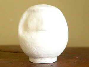 税込み、福を招くダルマ 達磨 開運 和雑貨 贈り物 オリジナル 高崎 縁起物 お絵かき用白だるま5分1号高さ(9cm)、特別オーダー 金運 プレゼント 合格 選挙 必勝 結婚式 海外お土産 合格