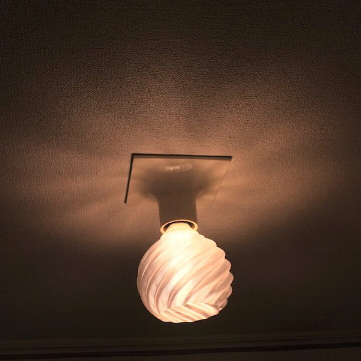 楽天市場 透明な Led電球カバー シェードのみ 波模様の傘 直径 12cm 裸電球にかぶせる おしゃれ照明カバー きらめくランプシェード ペンダントライトにも 天井直付けのシーリングライトにも E26 E17 デイシン プライム