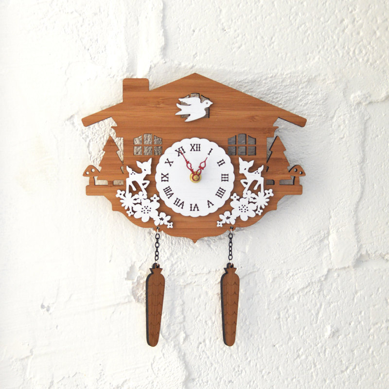 竹でできた優しいデザインの時計です DECOYLAB デコイラボ CUCKOO C 時計 壁掛け 鳩時計 カッコー かわいい 竹でできたナチュラルな素材で、カチカチ音がしない静音設計です。可愛らしい動物のシルエットや自然をイメージできるようなデザインです。