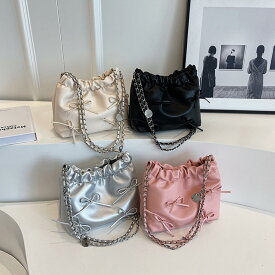 ショルダーバッグ 手提げバッグ マイナー シワデザイン 女性用 トレンド シンプル バケツバッグ ファッション 斜め掛けバッグ ユニバーサル