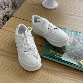 スニーカー フラット 靴紐 レディース ローヒール 白 ホワイト 歩きやすい 痛くない カジュアル シンプル 安い スリッポン 靴 婦人靴 韓国