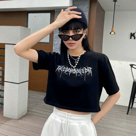 ストリートロゴTシャツ ショート丈 半袖 白 黒 トップス ダンス 衣装 ヒップホップ コスチューム 韓国ファッション 大きいサイズ 個性的 服 原宿系