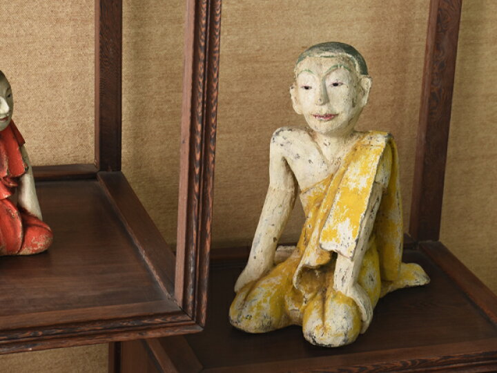 楽天市場】タイの修行僧（大） 時代を経たような木彫りのお坊さんの像 