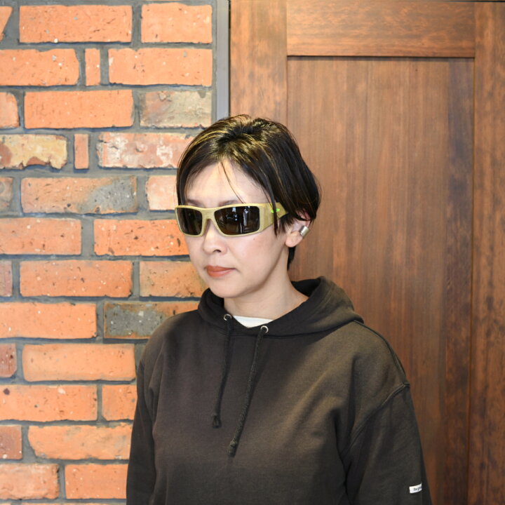 楽天市場】OAKLEY オークリーHELIOSTAT ヘリオスタット OO9231 