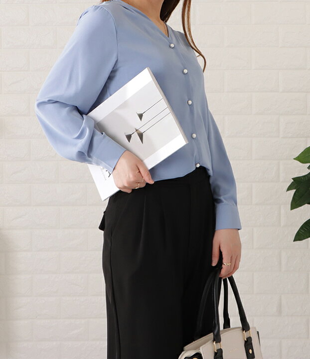 楽天市場】パールボタンVネックとろみブラウス 女性 レディース  