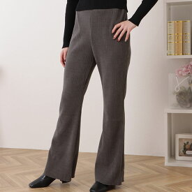 リラクシーセミフレアクレープパンツ 女性 レディース ボトム ズボン スラックス オールシーズン 縮緬 シボ ナチュラル 風合い 縦縞 ベーシック カジュアル デイリー こなれ感 落ち感 上品 きれいめ ブラウス ゆったり シンプル 着回し