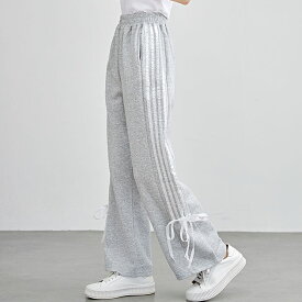 サイド ライン リボン付き ワイド イージーパンツ 女性 レディース ボトム ズボン スラックス スウェットパンツ 春 夏 秋 冬 体型カバー ゆるカジ ゆったり 単色 無地 スポーティ 部屋着 ワンマイルウエア ルームウエア 楽ちん