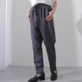 ソリッドカラー センタープリーツ テーパード イージー パンツ 女性 レディース ズボン ボトム 単色 無地 ミニマル 着まわし 脚長効果 カジュアル きれいめ シンプル ゆったり 大人 腰高設計 ゆったり レトロ ウエストゴム ストレート