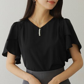 パール ライン フリル袖 シフォン ブラウス 女性 レディース トップス シャツ 薄手 シアー 単色 無地 ボタン ギャザー ショート 華やか フェミニン エレガント オフィス デート 上品 きれいめ 大人 オンコーデ