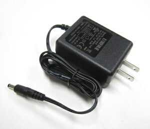 UNIFIVE AC�A�_�v�^�[ 5Vdc/2.0A(EIAJ2) UN312-0520