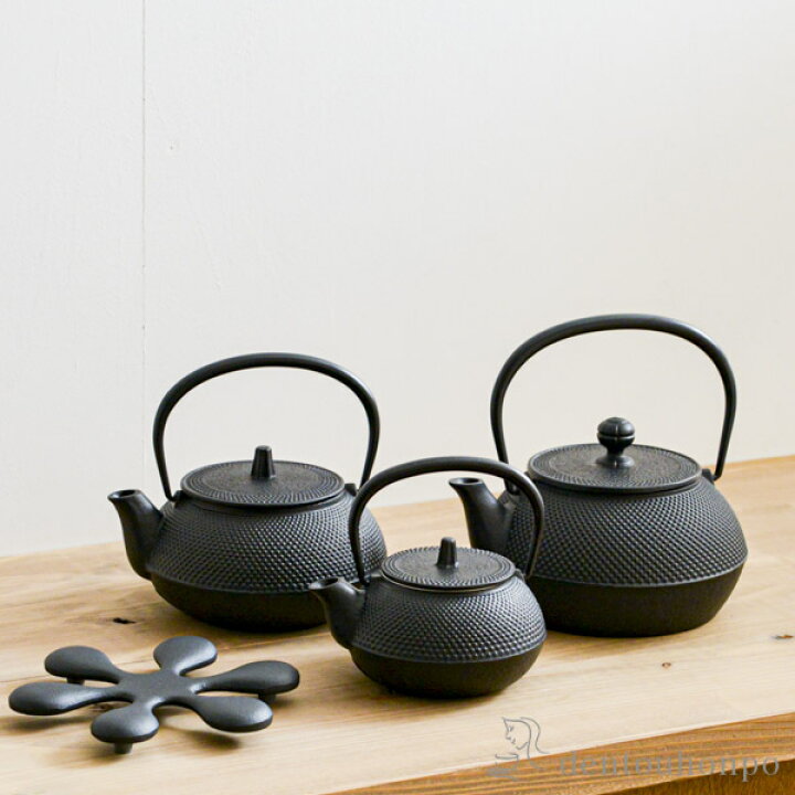 楽天市場】岩鋳 南部鉄器 鉄瓶 7型 特製アラレ紋 内面釜焼・外面黒焼付 
