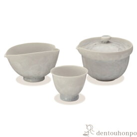 【最大1250円OFFクーポン 16日1:59まで】 小茶器揃 花結晶 白 宝瓶1個・さまし1個・碗5個セット ( 名入れ可 茶器セット 急須 湯呑み 日本茶 中国茶 清水焼 京焼 結婚 出産 内祝い 引き出物 金婚式 誕生日プレゼント 還暦祝い 古希 喜寿 米寿 退職 定年 プレゼント お祝い )