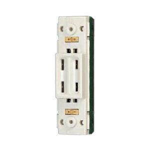 �p�i�\�j�b�N �P�[�X�E�F�C�͂ߍ��� �_�u���R���Z���g 15A 125V WK7102