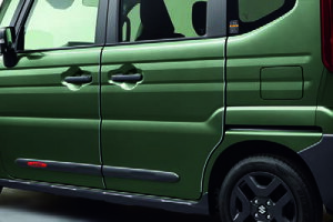 SUZUKI スズキ 純正 ドアエッジモール 樹脂+光輝フィルム ACHV 99125-53U10 | SPACIA スペーシア 車用品 カー用品 カーパーツ 外装部品 車 自動車 ドレスアップ 装飾 カスタム おしゃれ 傷防止 ドアエ