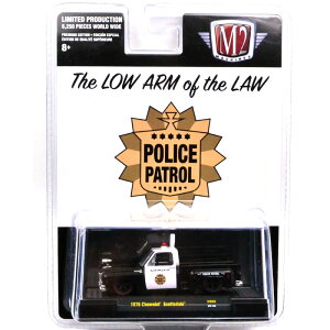 M2 MACHINES 1:64SCALE 1976 CHEVROLET SCTTSDALE- POLICE PATROL1976 �V�{���[�E�X�R�b�c�f�[��-�|���X�p�g���[��