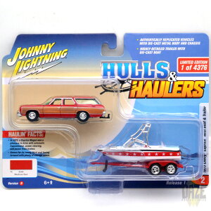 JOHNNY LIGHTNING - HULLS & HAULERS GONE FISHING 1973 CHEVY CAPRICE WAGON@W/MASTERCRAFT BOAT AND TRAILER (RED)1973 VFr[EJvXS EBY }X^[NtgE{[g Ah@g[[(bh)