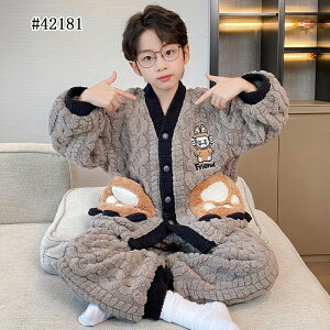 クレヨンしんちゃん パジャマ もこもこ キッズ ルームウェア 冬用 子供 ふわふわ 冬 暖かい 肉厚 厚手 スタンドカラー ジップ 前開き パジャマ ボア 部屋着 ホームウェア セットアップ 長袖