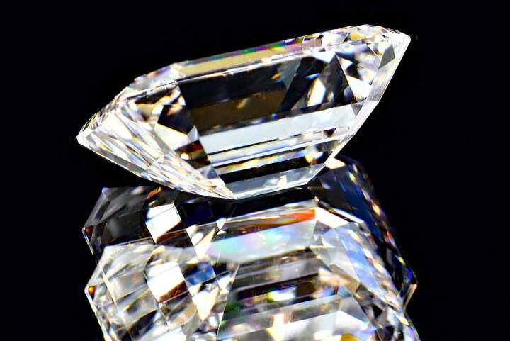 楽天市場 0 5カラットエメラルドカットダイヤgカラーフローレス最高品質ダイヤネックレス横置きが凛とした上品さダイヤｇia鑑定書 ダイヤモンド専門店 オシェル