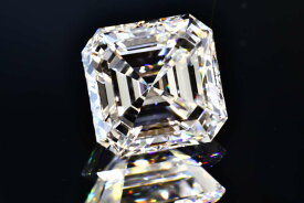 アッシャーカットダイヤモンド妹0.5カラットEカラーVVS2品質透明感さん妹ダイヤGIA鑑定書刻印つき