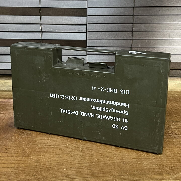 楽天市場】ドイツ軍放出品 手榴弾ケース OD 10発収納可能 [ 難あり 