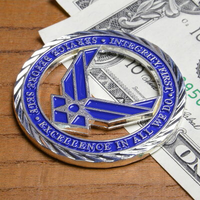 チャレンジコインU.S.エアフォース紋章記念メダルChallengeCoin記念コインUSAFアメリカ軍モットー亜鉛合金シルバーメッキ彫刻円形透明ケース付き