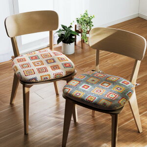 \最大8000円オフクーポン 10月27日9時59分迄/ スペイン製生地を使った カラフルドットチェアシートクッション 約45×43cm(ヒモ付き馬蹄型) カバー類 524930