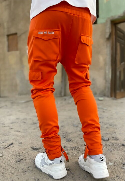 オレンジ　ズボン