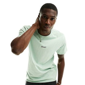 リーバイス Levi's 中央にライトグリーンのボックスタブロゴが付いた Levi's T シャツ トップス メンズ 男性 インポートブランド 小さいサイズから大きいサイズまで
