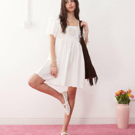 リクレイムドヴィンテージ Reclaimed Vintage 刺繍入りヴィンテージベビードールスモックドレス（白） ワンピース レディース 女性 インポートブランド 小さいサイズから大きいサイズまで