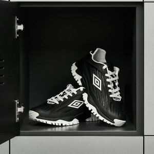 CY RAINS Rains X Umbro S g[i[iubNAzCg̃fBe[j C Y j C|[guh TCY傫TCY܂