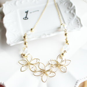 ���C���[�t�����[�ԑ��l�b�N���X�y���{���z