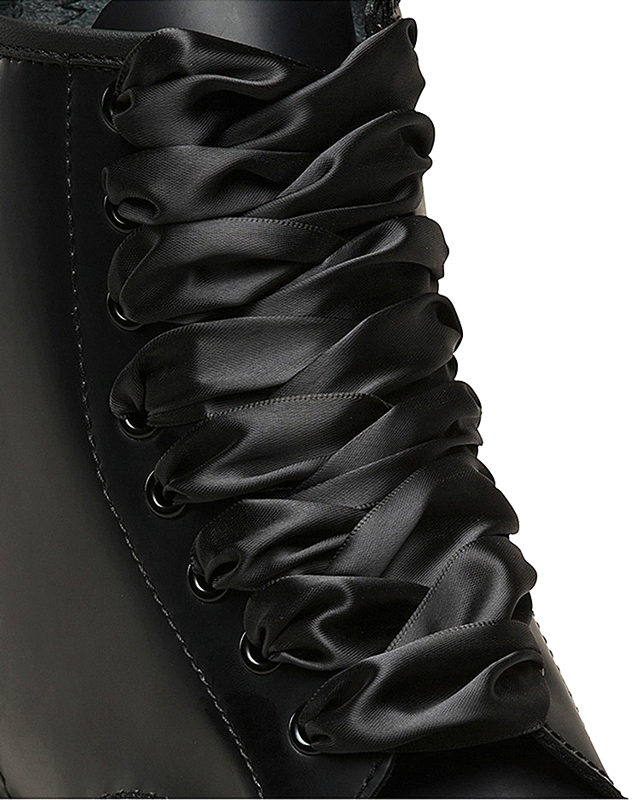 楽天市場】【公式】Dr.Martens 140cm BLACK RIBBON SHOE LACE AC185001 ドクターマーチン  純正リボンシューレース ブラック リボン 靴ひも 靴紐 8ホ−ル用 : ドクターマーチンショップＤＭＳ