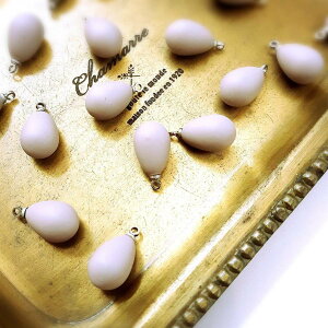 【道後雑貨店】4個 ※ハンドメイド アクセサリーパーツ アクリルストーン アクリルビーズ チャーム レア インポート 手芸 材料 副資材 レトロ モード系 デザインストーン