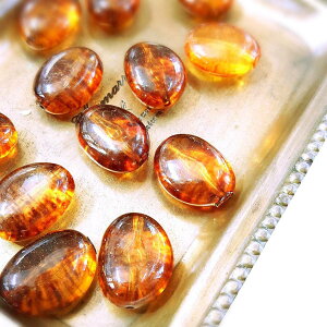 【道後雑貨店8-14】4個 ※ハンドメイド アクセサリーパーツ アクリルストーン アクリルビーズ チャーム レア インポート 手芸 材料 副資材 レトロ モード系 デザインストーン