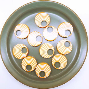 【道後雑貨店】6個 ※在庫処分!!プライスダウン ハンドメイド アクセサリーパーツ アクリルストーン アクリルビーズ チャーム レア インポート 手芸 材料 副資材 レトロ モード系 デザ