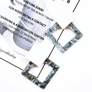 【道後雑貨店P83】1ペア ※再販☆ インポート ピアス/ピアス土台 ハンドメイド アクセサリーパーツ アクリルストーン アクリルビーズ チャーム レア インポート 手芸 材料 副資材 レトロ モ