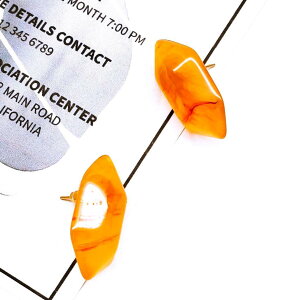 【道後雑貨店P79】1ペア ※べっ甲カラーインポート ピアス/ピアス土台 ハンドメイド アクセサリーパーツ アクリルストーン アクリルビーズ チャーム レア インポート 手芸 材料 副資材 レ