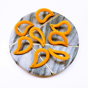 【道後雑貨店P20】4個 ※ピアスパーツドロップ型イエロー ハンドメイド アクセサリーパーツ アクリルストーン アクリルビーズ チャーム レア インポート 手芸 材料 副資材 レトロ ハンドメ