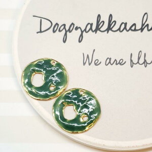 【道後雑貨店】4個  合金パーツ グリーン  ハンドメイド アクセサリーパーツ アクリルストーン アクリルビーズ チャーム レア インポート 手芸 材料 副資材 レトロ モード系  デザイン