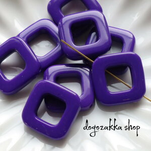 【道後雑貨店】4個 ※スクエアモード系パーツ紫 ハンドメイド アクセサリーパーツ アクリルストーン アクリルビーズ チャーム レア インポート 手芸 材料 副資材 レトロ モード系 デザイ