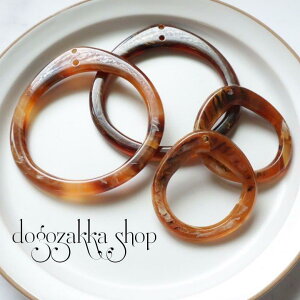 【道後雑貨店】4個(大小各2個) 不規則リングセットパーツ ハンドメイド アクセサリーパーツ アクリルストーン アクリルビーズ チャーム レア インポート 手芸 材料 副資材 レトロ モー