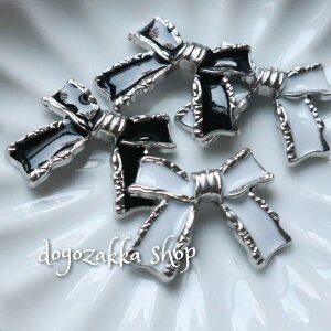 【道後雑貨店】4個☆メタル風リボンパーツ ハンドメイド アクセサリーパーツ アクリルストーン アクリルビーズ チャーム レア インポート 手芸 材料 副資材 レトロ モード系 デザインスト