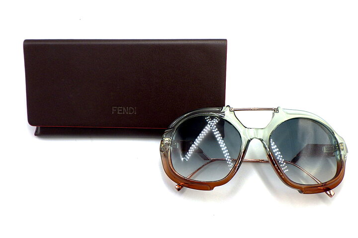 FENDIフェンディサングラスケース付属品付き 