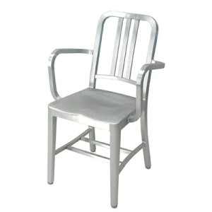 NavyArmchairlCr[A[`FAȂij[EkCzs]