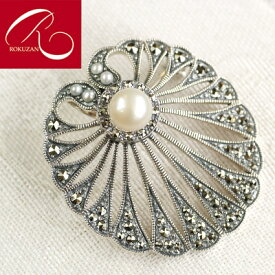 【スーパーセールクーポン有】【碌山】 シルバー 淡水パール 淡水真珠 ブローチ ペンダントトップスカラップ アンティーク ジュエリー ギフト プレゼント 結婚式に シルバー コサージュ フォーマルスーツに ママ 母 Overseas Delivery