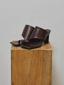 �G���g���[�Ń|�C���g���Z �y���[�z �g�D�f�C�t�� TODAYFUL 2026springsummer �C Square Leather Sandals �X�N�G�A���U�[�T���_���Y �T���_�� 12611021 26�t��