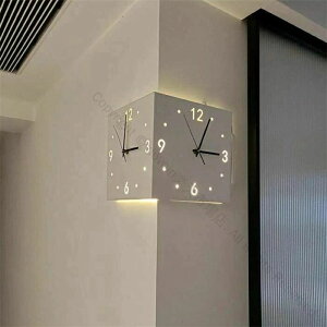 両面掛け時計 静音 センサーライト付き 壁掛け コーナークロック 北欧 おしゃれ 全4色 ホワイト イエロー ピンク スカイブルー 電波掛時計 バッテリー式 電池式 ウォールクロック アートク